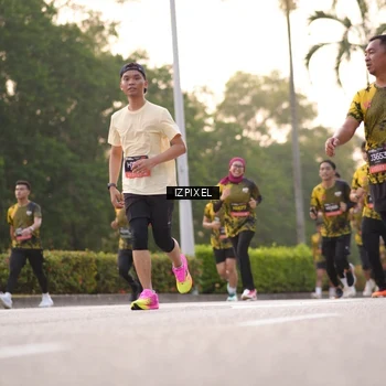 Runner Photo 6396753