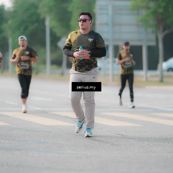 Runner Photo 6401700