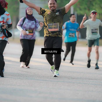 Runner Photo 6402915