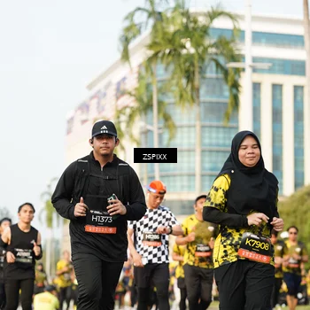 Runner Photo 6403044