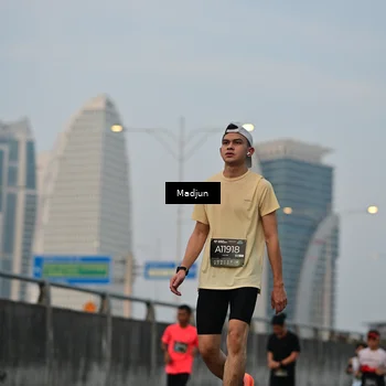 Runner Photo 6403156