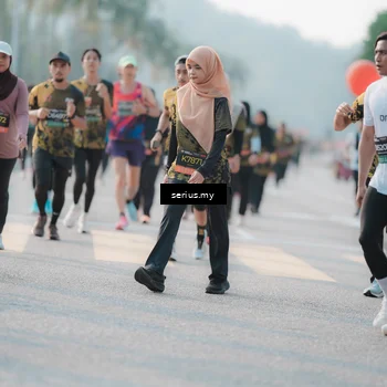 Runner Photo 6403202