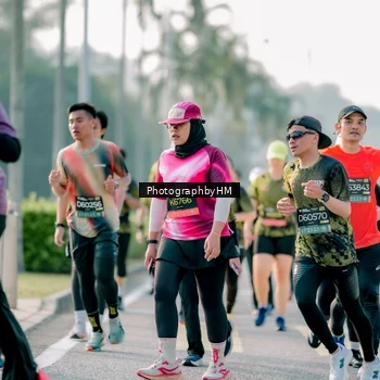 Runner Photo 6403318