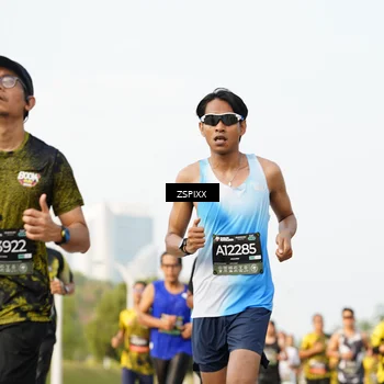 Runner Photo 6403575
