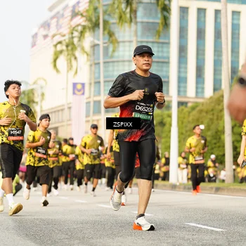 Runner Photo 6404002