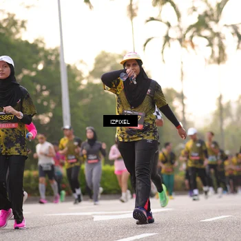 Runner Photo 6404176