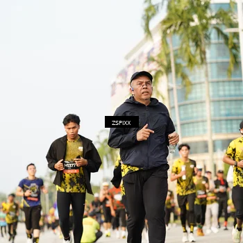 Runner Photo 6404341