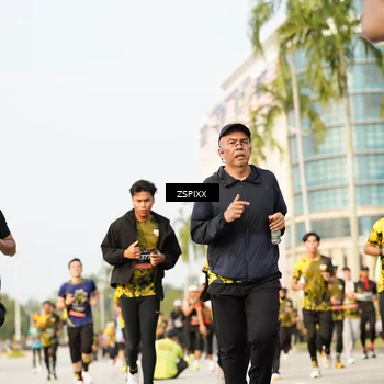 Runner Photo 6404347