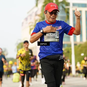 Runner Photo 6404686