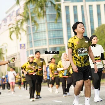Runner Photo 6404775