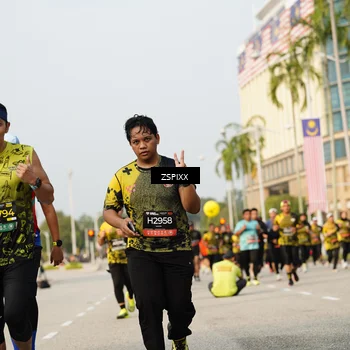Runner Photo 6405060