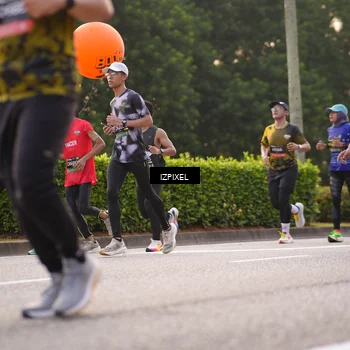 Runner Photo 6405116