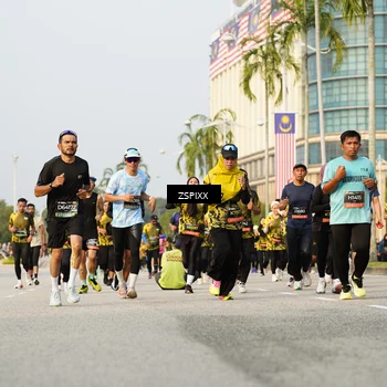 Runner Photo 6405125
