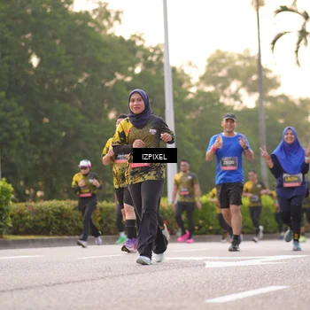 Runner Photo 6405591