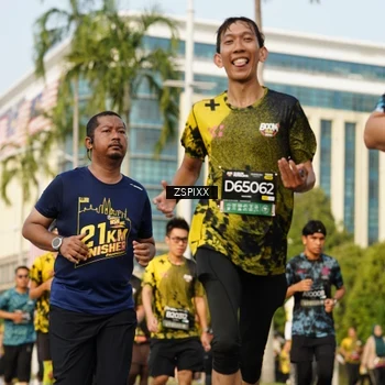 Runner Photo 6406363