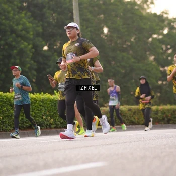 Runner Photo 6406670