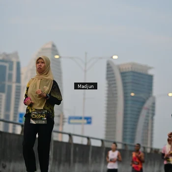 Runner Photo 6406677