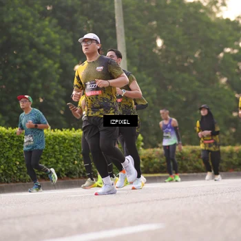 Runner Photo 6406700