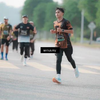 Runner Photo 6406887