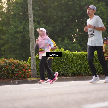 Runner Photo 6407006