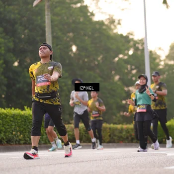 Runner Photo 6407040