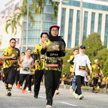 Runner Photo 6407334