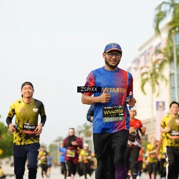 Runner Photo 6407335
