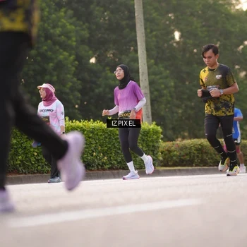 Runner Photo 6407358