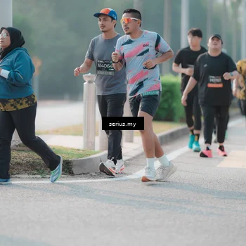 Runner Photo 6407400