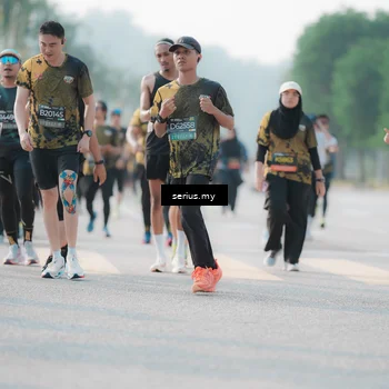 Runner Photo 6408118