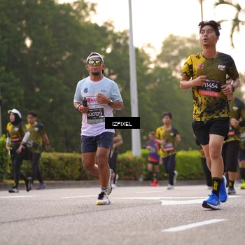 Runner Photo 6408242