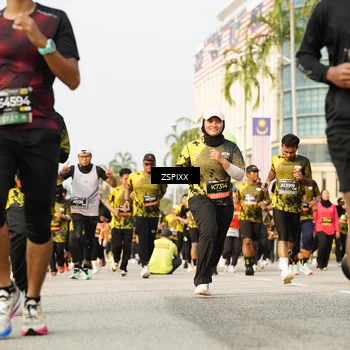 Runner Photo 6408375