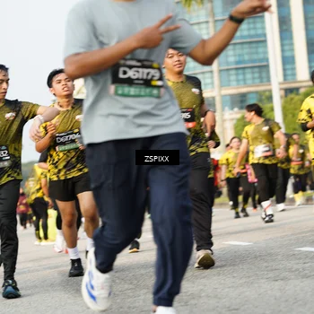 Runner Photo 6408654