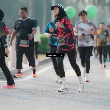 Runner Photo 6408697