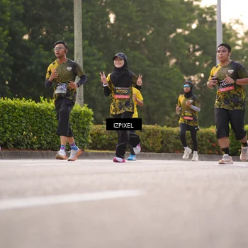 Runner Photo 6410068