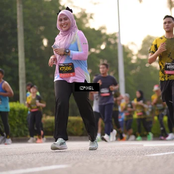 Runner Photo 6410611