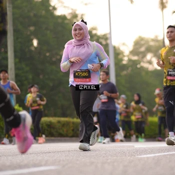 Runner Photo 6410624