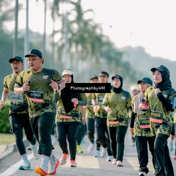 Runner Photo 6410675