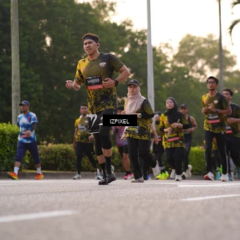 Runner Photo 6410699