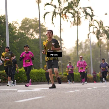Runner Photo 6410800