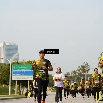 Runner Photo 6410851