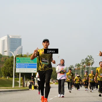 Runner Photo 6410853
