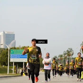 Runner Photo 6410855