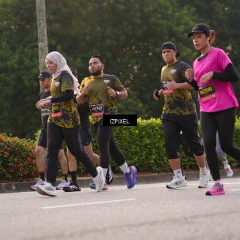 Runner Photo 6410857