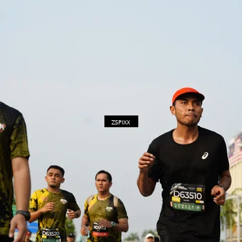 Runner Photo 6411003