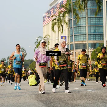Runner Photo 6411030