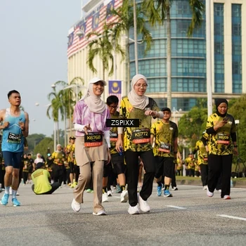 Runner Photo 6411053