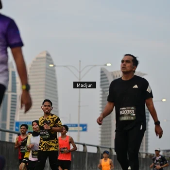 Runner Photo 6411066