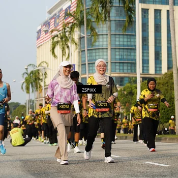 Runner Photo 6411075