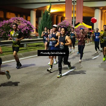 Runner Photo 6411113